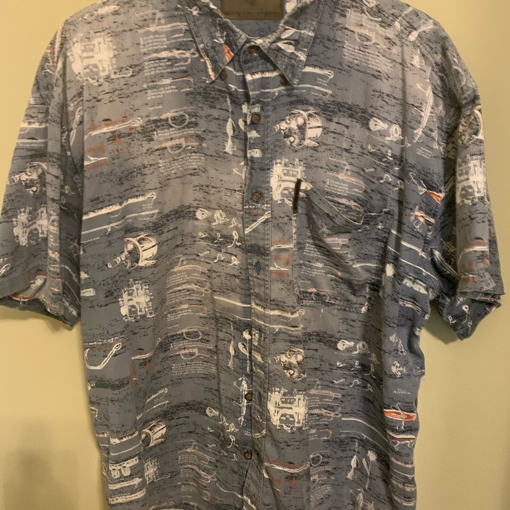 Men’s size XL gray fishing themed button down